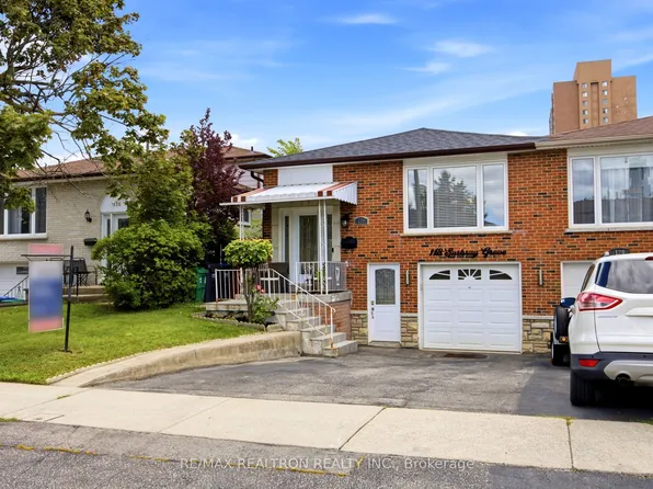 118 Surbray Grv, Mississauga, ON L5B 2E1