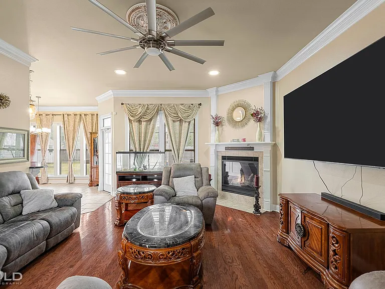 410 Half Moon Ln — Photo 15