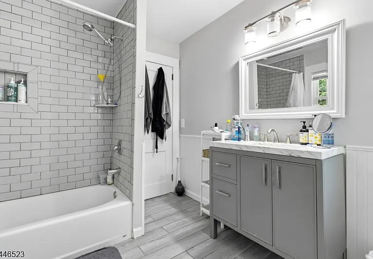 113 Florence Ave — Photo 10