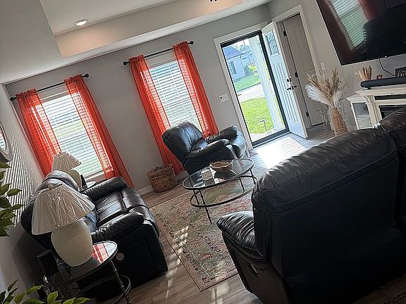 5th image of 1017 Saint Rose Ln