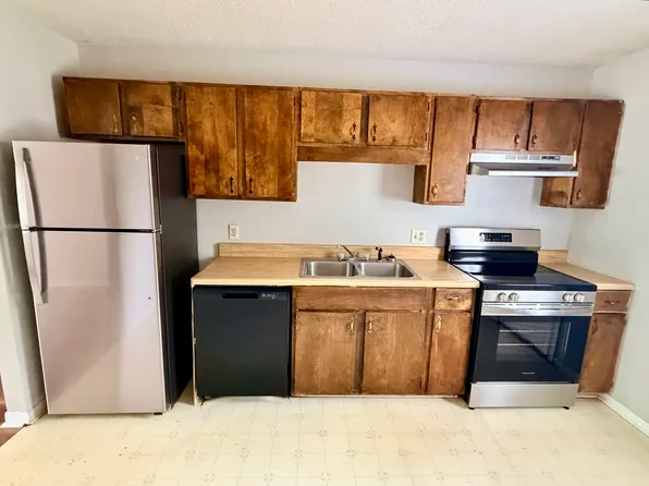 907 Columbia Ave #A, Sheffield, AL 35660