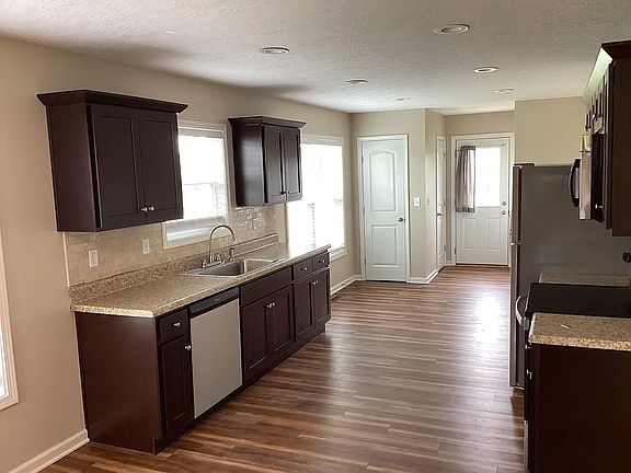 3rd image of 111 Beeler Ave