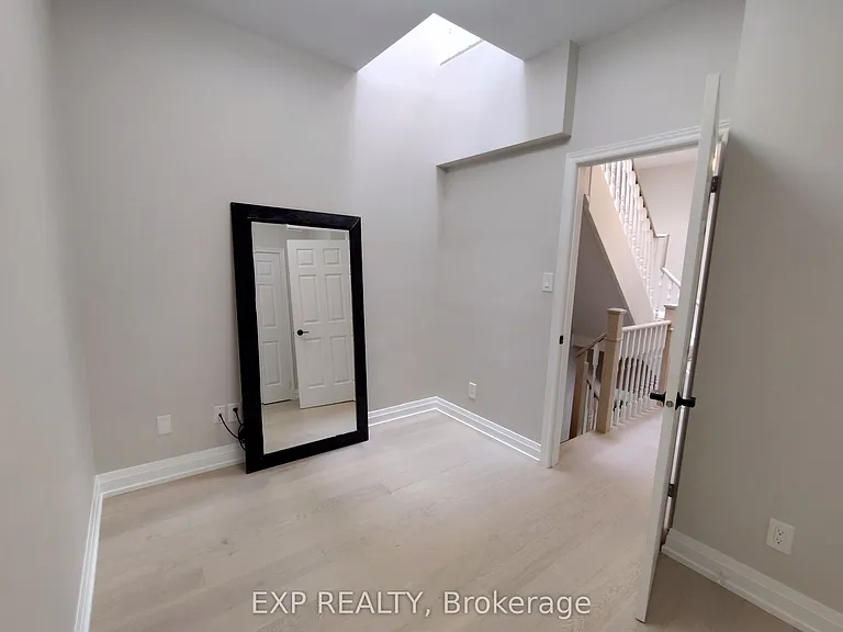 601 Adelaide St W — Photo 21