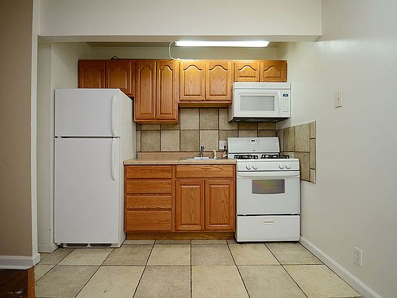 3rd image of 612 N 46th St APT 7