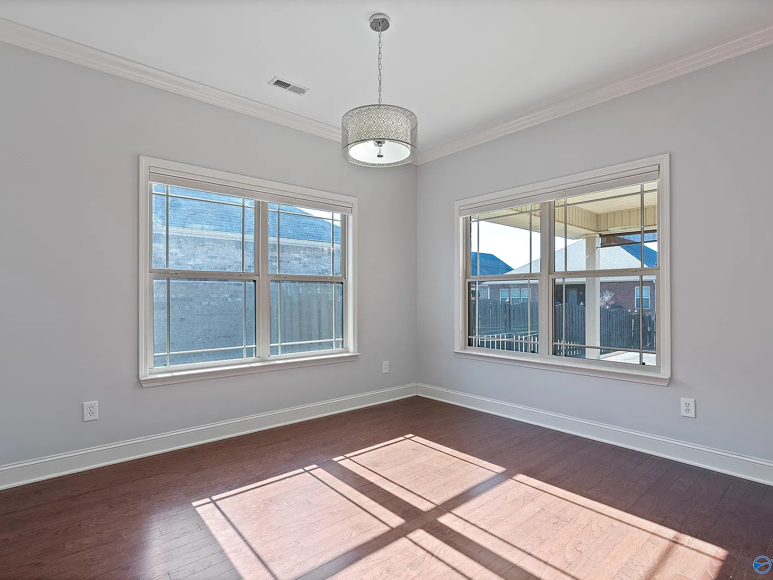 4 bed, 2.0 bath, 2253 sqft, $2,200 — Photo 4