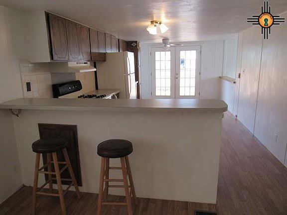 5th image of 114 N Gold St