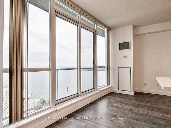 5th image of 218 Queens Quay W #2605