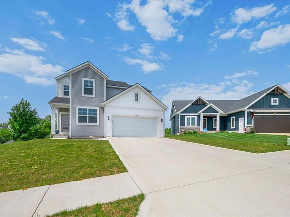 3rd image of 3881 Blue Spruce Cir SE