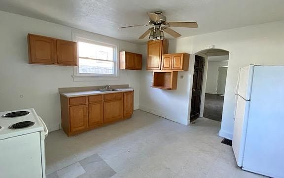 5th image of 573 Cedarhurst Ave