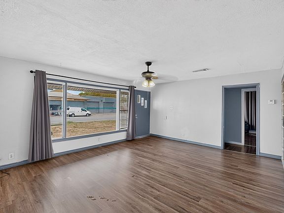 5th image of 3004 Hickory Tree Rd