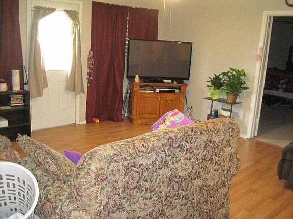 4th image of 649 Sharon Dr