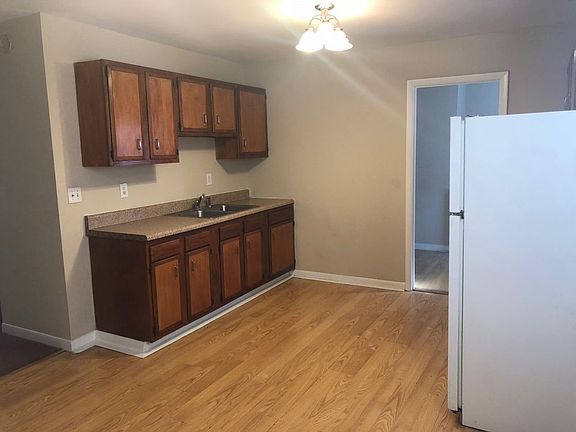 5th image of 2306 Sara Ln