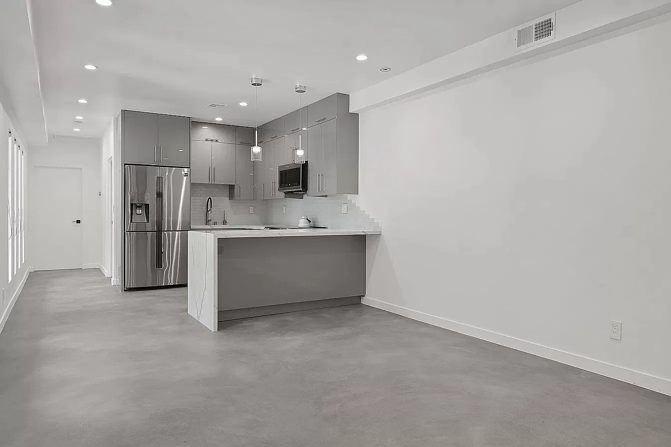9682 Yoakum Dr — Photo 2