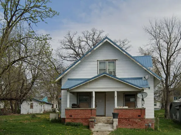 529 W Maple St, Centerville, IA 52544