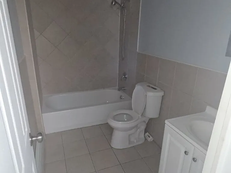 50 Rosa Parks Blvd #3 — Photo 4