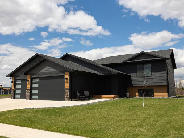 1119 Nano Nagle Ave NE, Aberdeen, SD 57401
