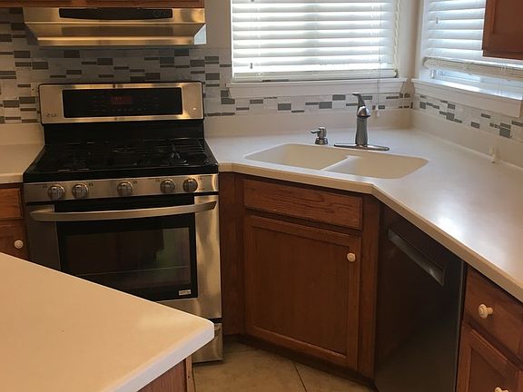 4th image of 1584 Woodbury Cir