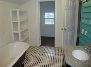 308 N Linn St ROOM D, Fayette, MO 65248