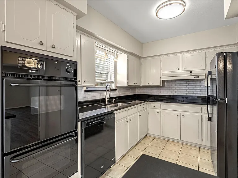 5835 E University Blvd #D — Photo 15