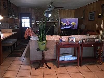 3rd image of 891 White Oak Dr