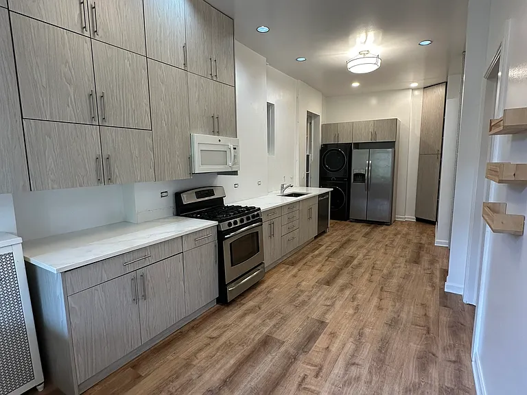 537 W Fullerton Pkwy #2 — Photo 9