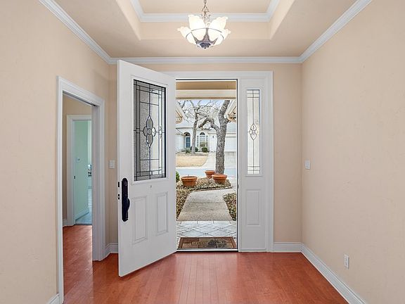 4th image of 120 W Creekview Dr