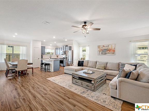 5th image of 124 Escondido Cir