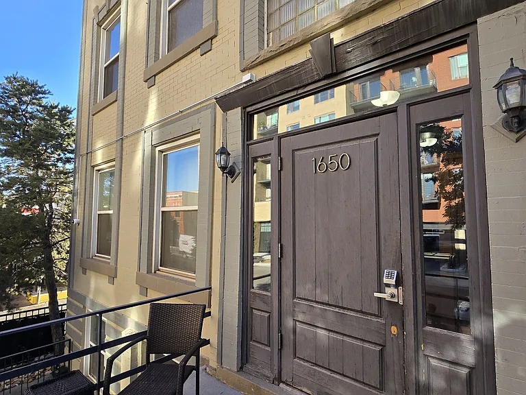 1650 N Pearl St #22 — Photo 16