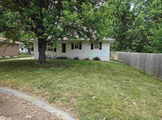 113 16th Ave E, Oskaloosa, IA 52577