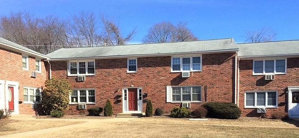 2nd image of 540 Granby Rd #32B