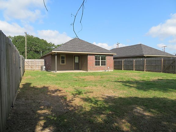 2nd image of 3849 Janet Ln