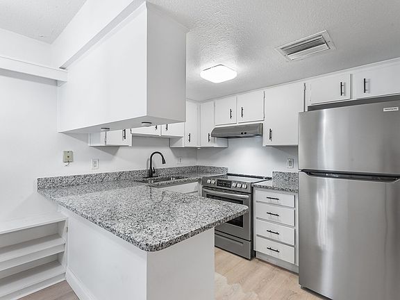 5th image of 555 62nd St S APT 106