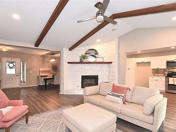 4th image of 2901 E Vancouver St