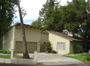 4143 Meadow Lark Dr, Calabasas, CA 91302