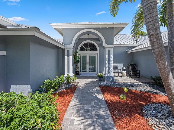 3rd image of 2558 Palm Deer Drive