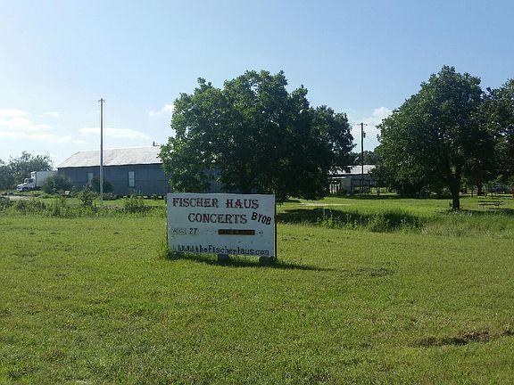 3rd image of 406 Eagle Ln