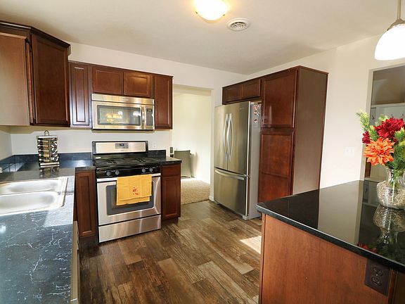4th image of 2670 Foxglove Dr