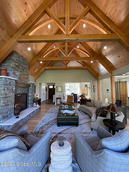 5th image of 5 Edgewood Drive