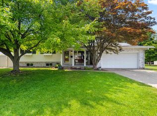 6617 N Patton Ln, Peoria, IL 61614