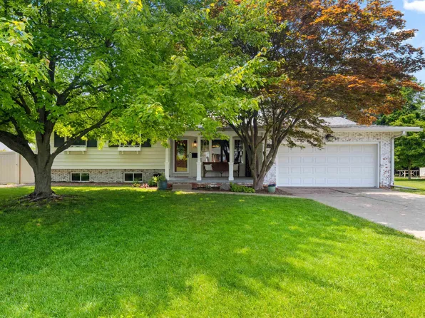 6617 N Patton Ln, Peoria, IL 61614
