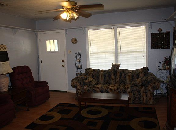 2nd image of 1804 E Crestwood Dr