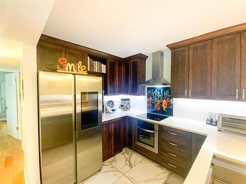 2 bed, 2.0 bath, 979 sqft, $1,850 — Photo 2