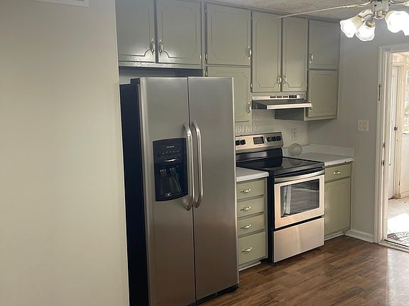 4th image of 255 Williamsburg Way