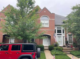 5934 N Sauganash Ln, Chicago, IL 60646