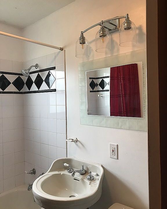 1st image of 2915 Liggett Dr