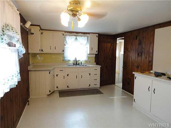 3rd image of 4748 N Bailey Ave