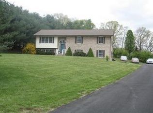 2910 Mud Pike Rd, Christiansburg, VA 24073