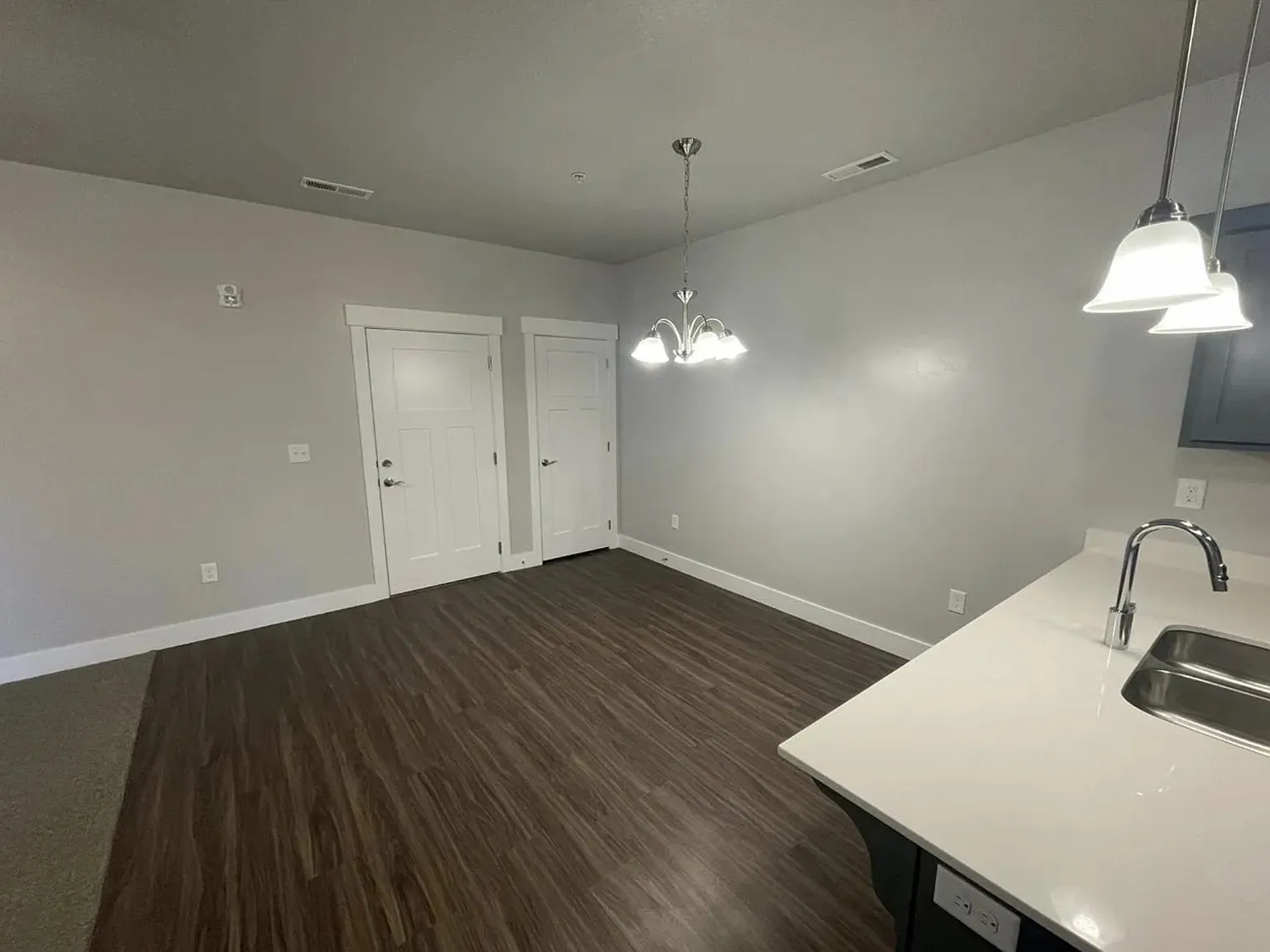 3 bed, 1272 sqft, $1,699 — Photo 3