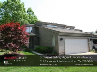 5421 Golden Oak Ln, Ann Arbor, MI 48103