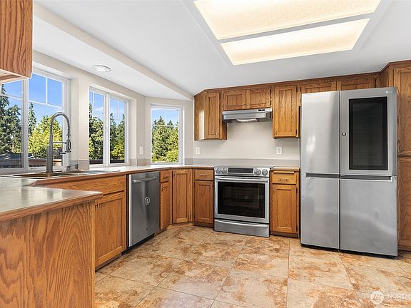 2nd image of 1721 155th Street E